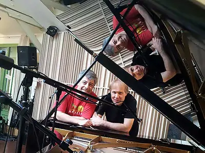 Marc Minier y Richard Clayderman durante una sesión de grabación