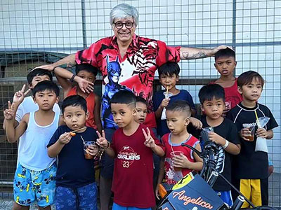 フィリピンでのマルク・ミニエ 写真 7